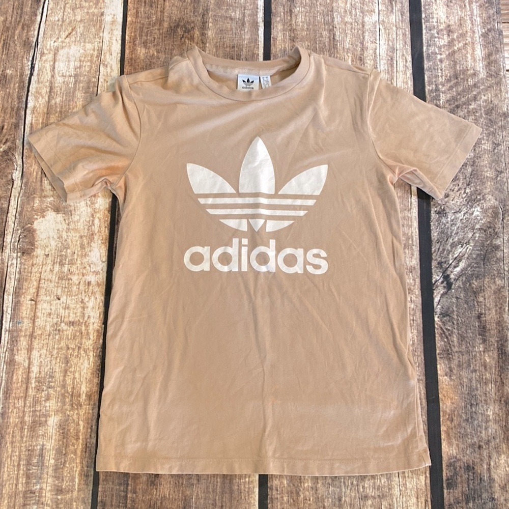 Adidas Small light pink fitted t-shirt.